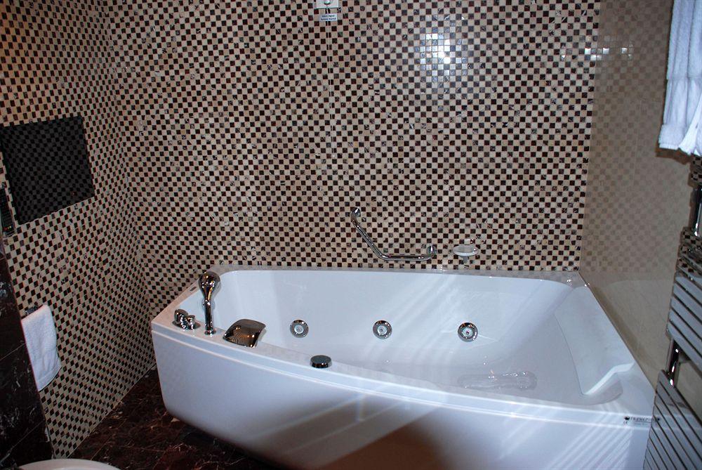 Metropolis Hotel Bistriţa Extérieur photo