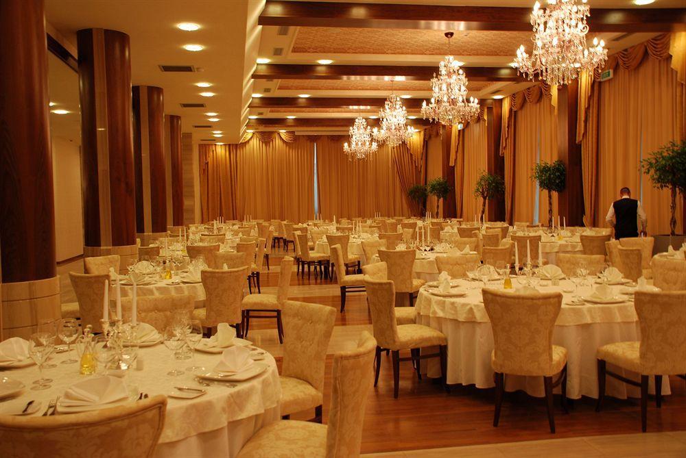 Metropolis Hotel Bistriţa Extérieur photo