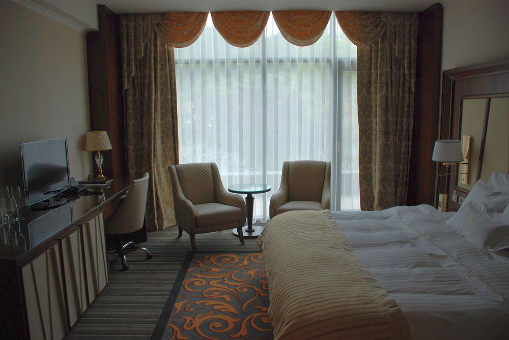 Metropolis Hotel Bistriţa Extérieur photo