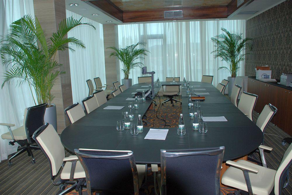 Metropolis Hotel Bistriţa Extérieur photo