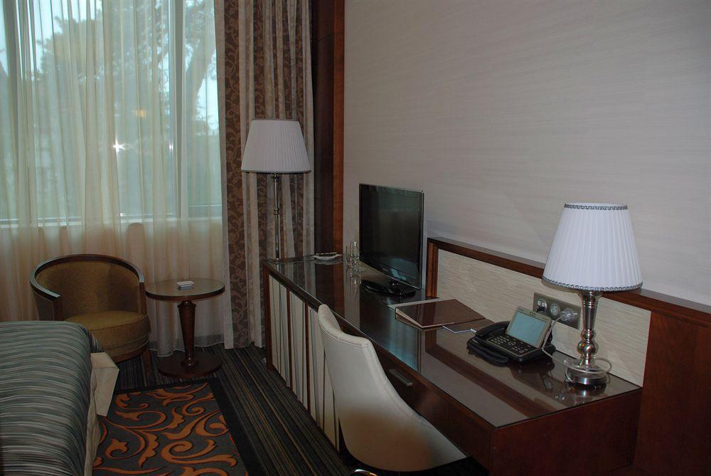 Metropolis Hotel Bistriţa Extérieur photo