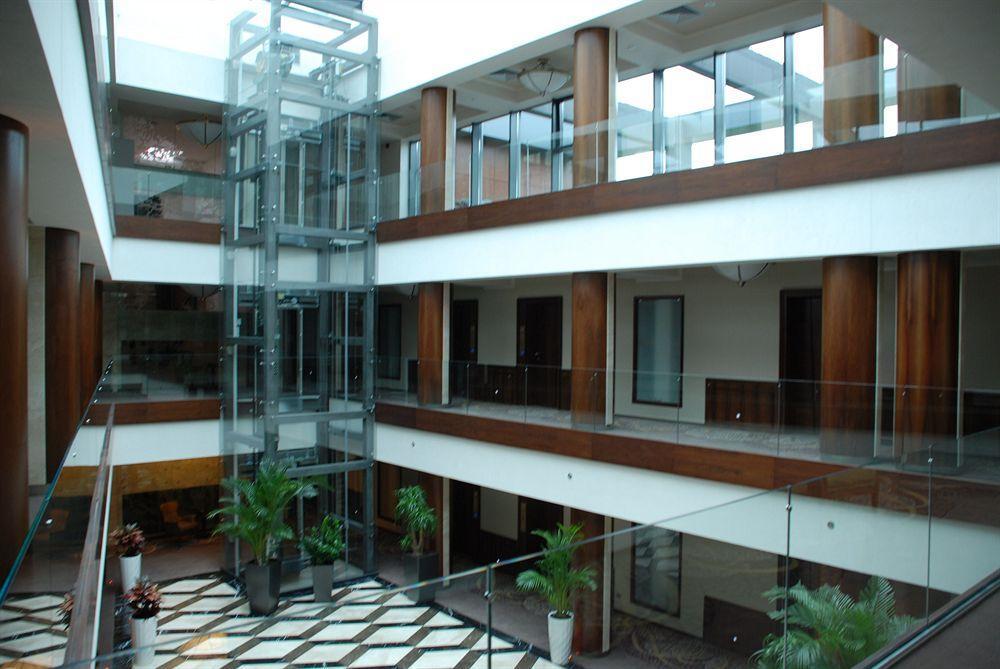 Metropolis Hotel Bistriţa Extérieur photo