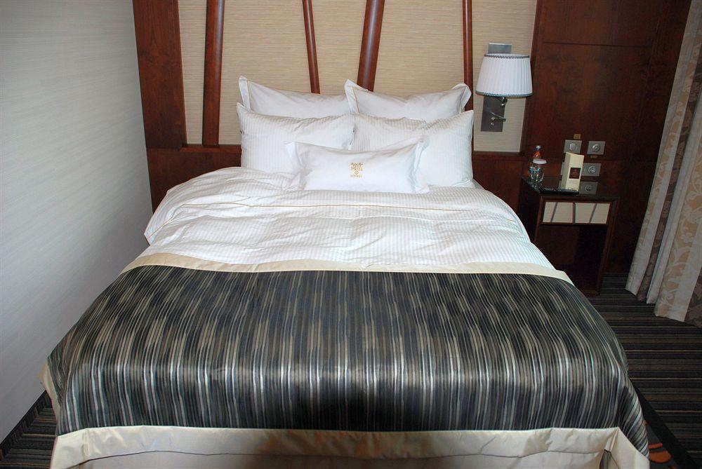 Metropolis Hotel Bistriţa Extérieur photo