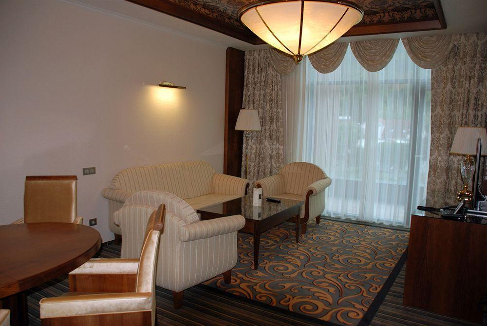 Metropolis Hotel Bistriţa Extérieur photo