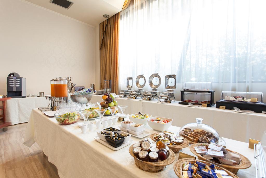 Metropolis Hotel Bistriţa Extérieur photo