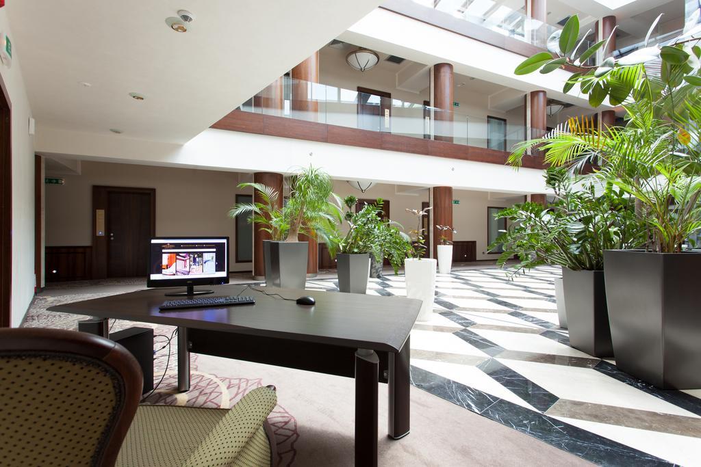 Metropolis Hotel Bistriţa Extérieur photo