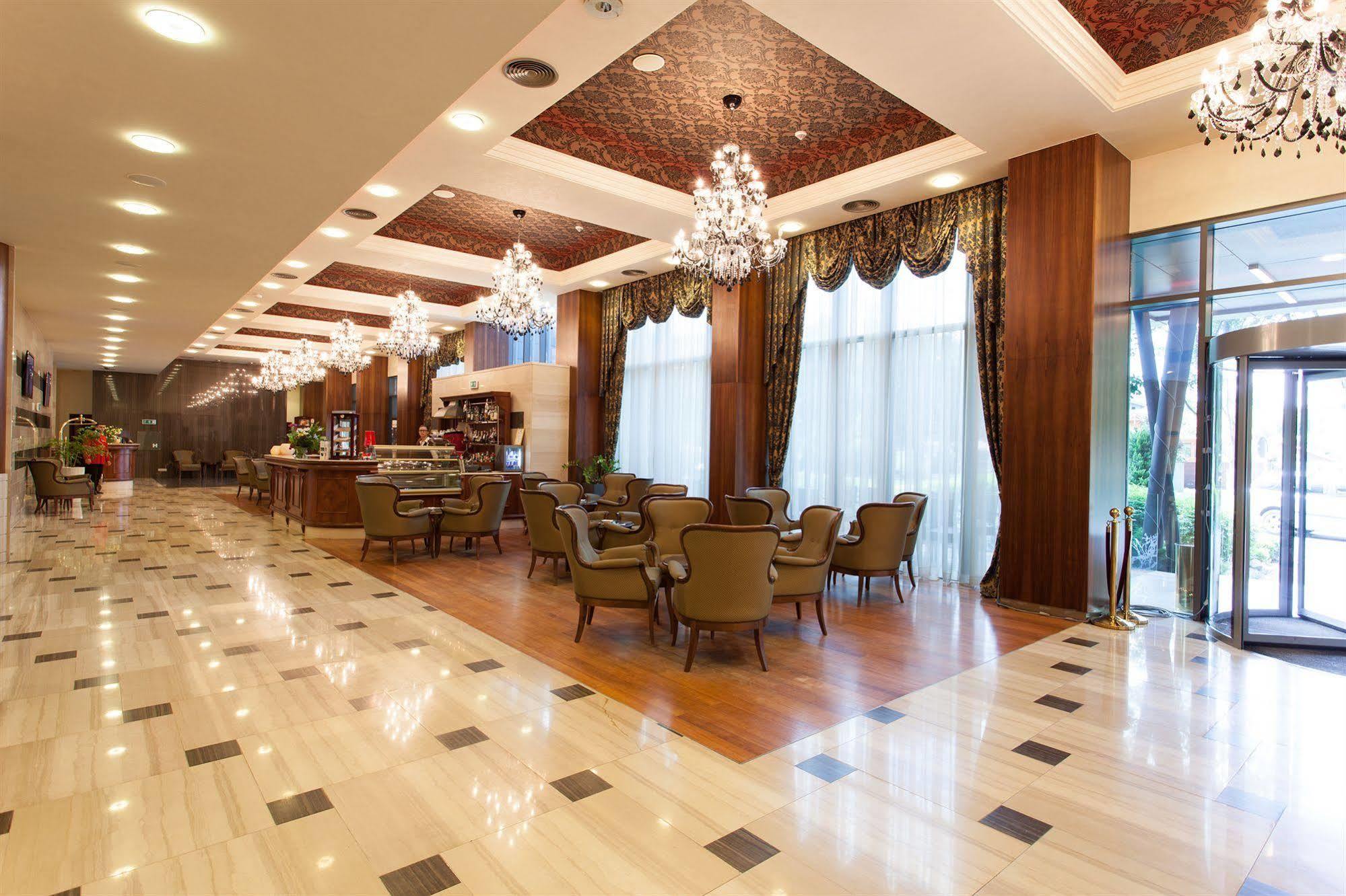 Metropolis Hotel Bistriţa Extérieur photo