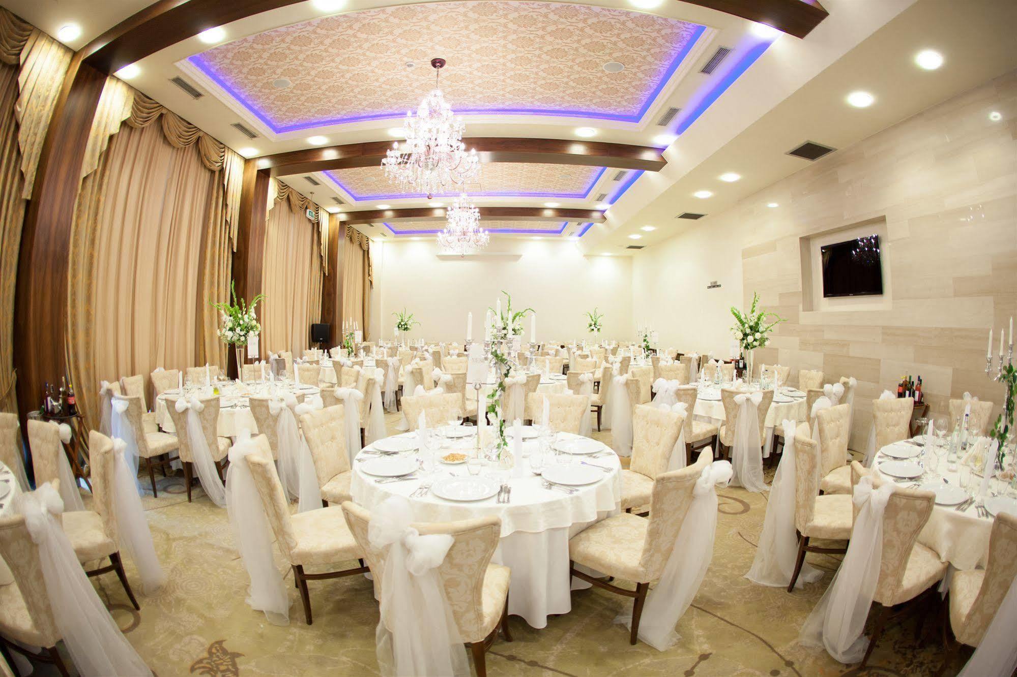 Metropolis Hotel Bistriţa Extérieur photo
