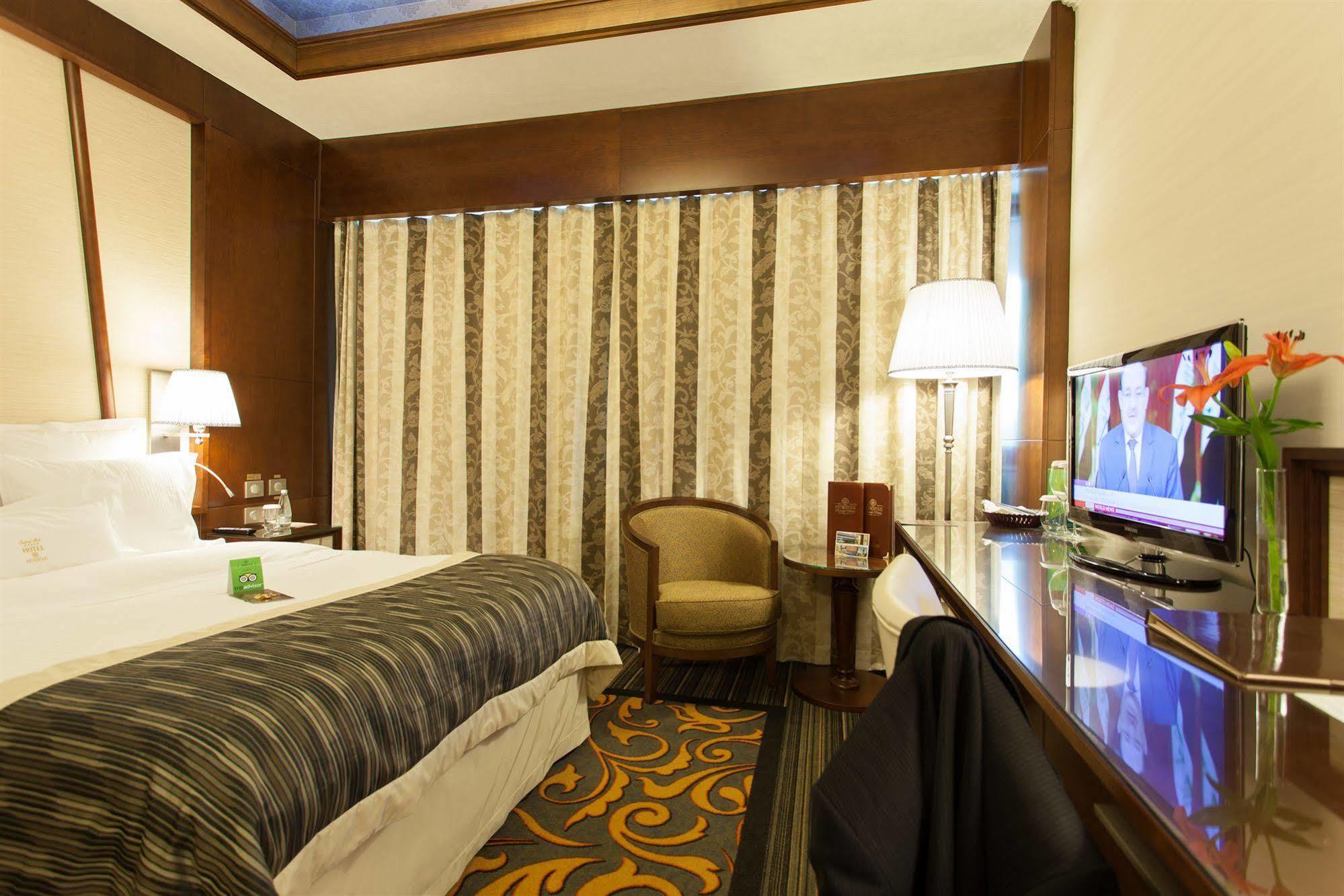 Metropolis Hotel Bistriţa Extérieur photo