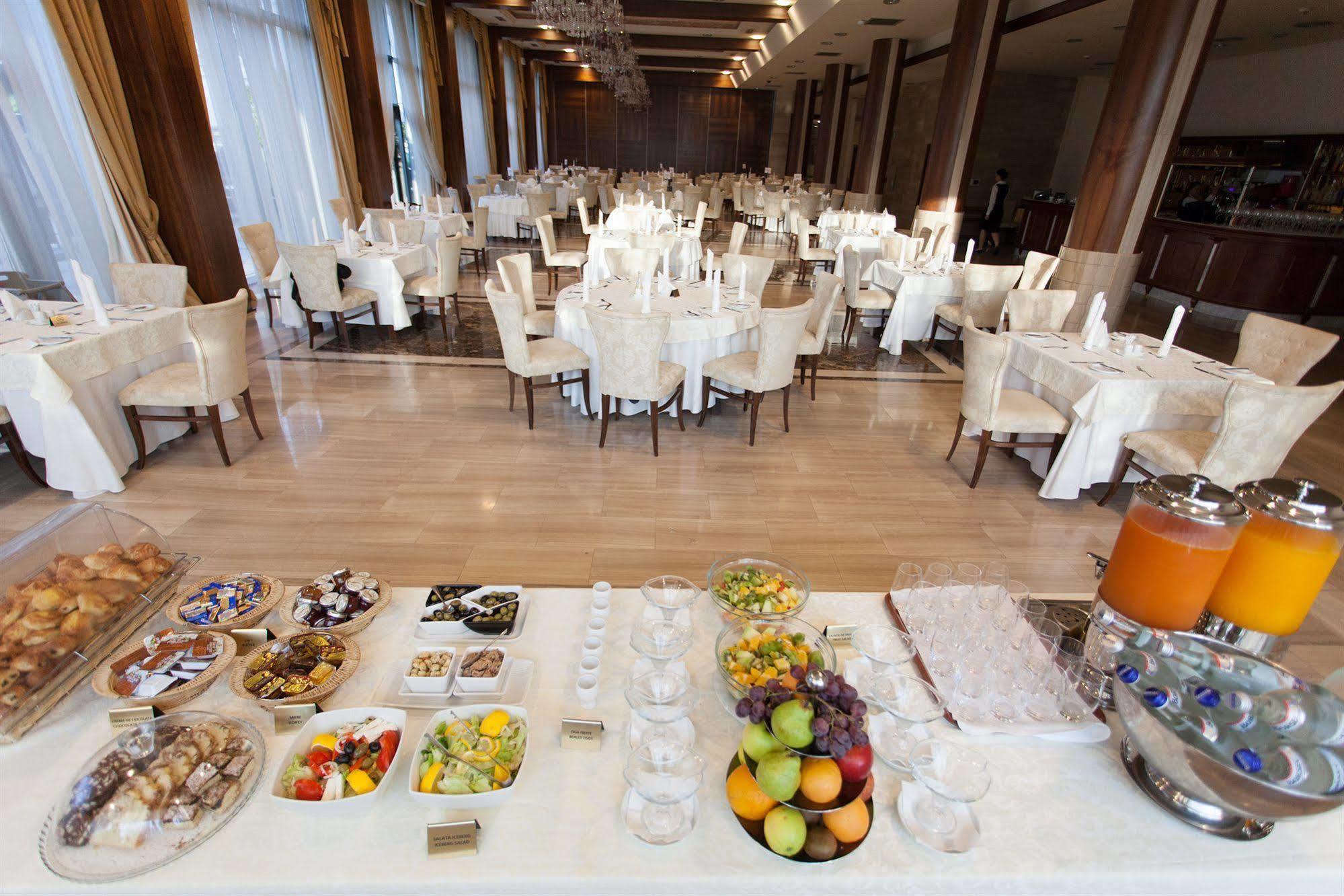 Metropolis Hotel Bistriţa Extérieur photo